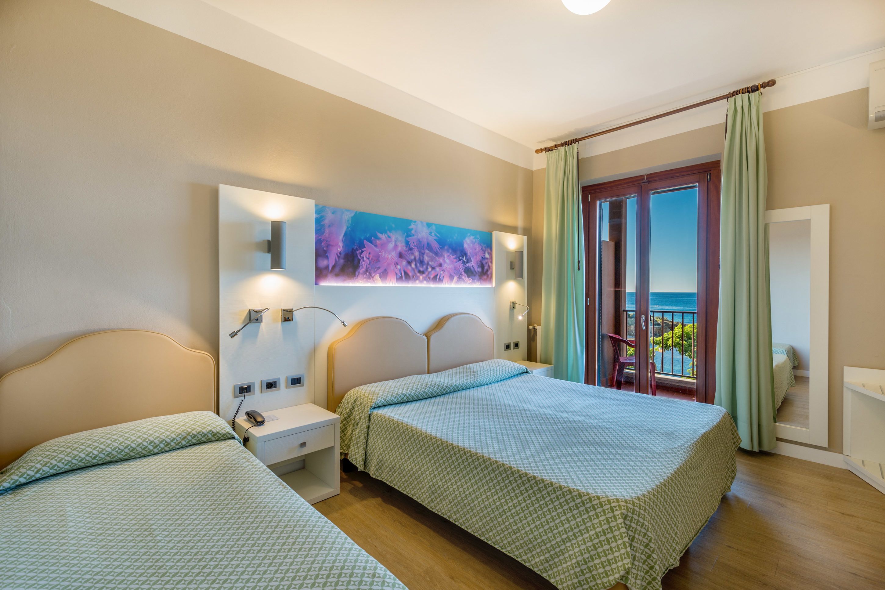 1 bedroom, egyptian cotton sheets, select comfort beds, in-room safe