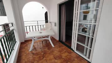 In-room safe, iron/ironing board, WiFi, alarm clocks