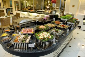 Se sirven desayunos, almuerzos y cenas; cocina internacional