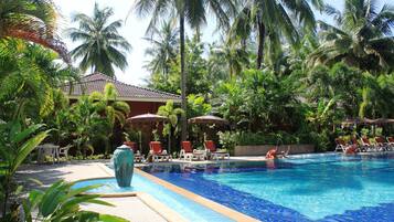 In-room safe, free cots/infant beds, rollaway beds, bed sheets