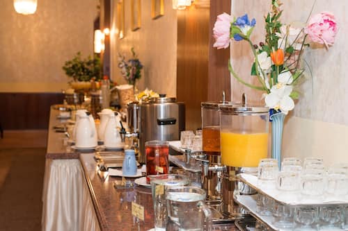 Daily buffet breakfast for a fee