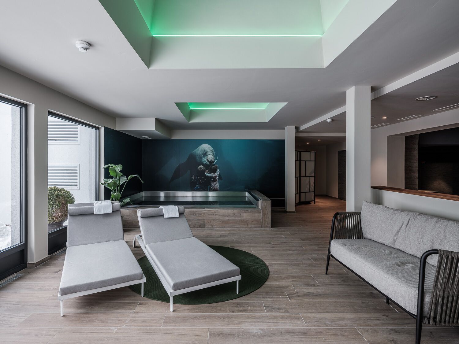 sauna, hot tub, steam room, aromatherapy, hot stone massages