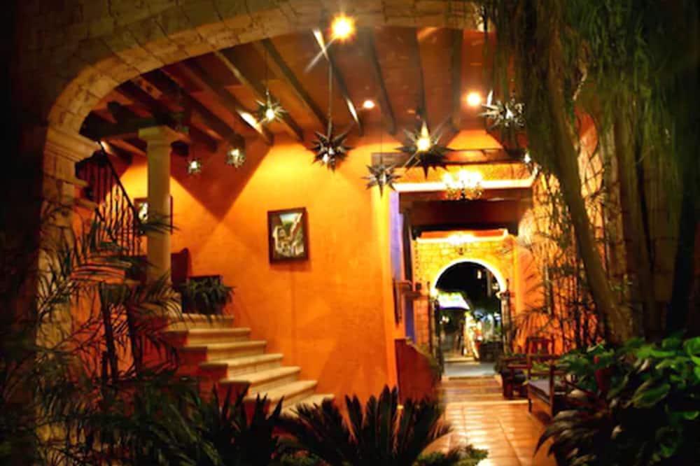 Hotel Lunata - Near Playa del Carmen Main Beach