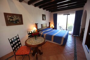 华丽客房, 1 张特大床 | 高档床上用品、迷你吧、客房内保险箱、特色装修