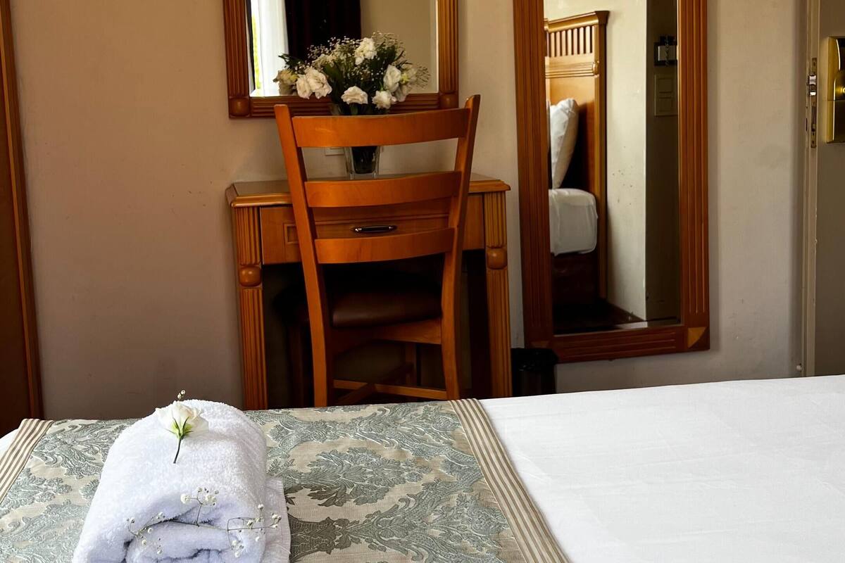 Egyptian cotton sheets, premium bedding, down comforters, in-room safe