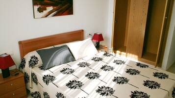 Coffres-forts dans les chambres, bureau, lits bébé (gratuits)