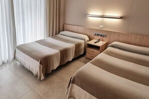 Caja de seguridad en la habitación, escritorio y wifi gratis 