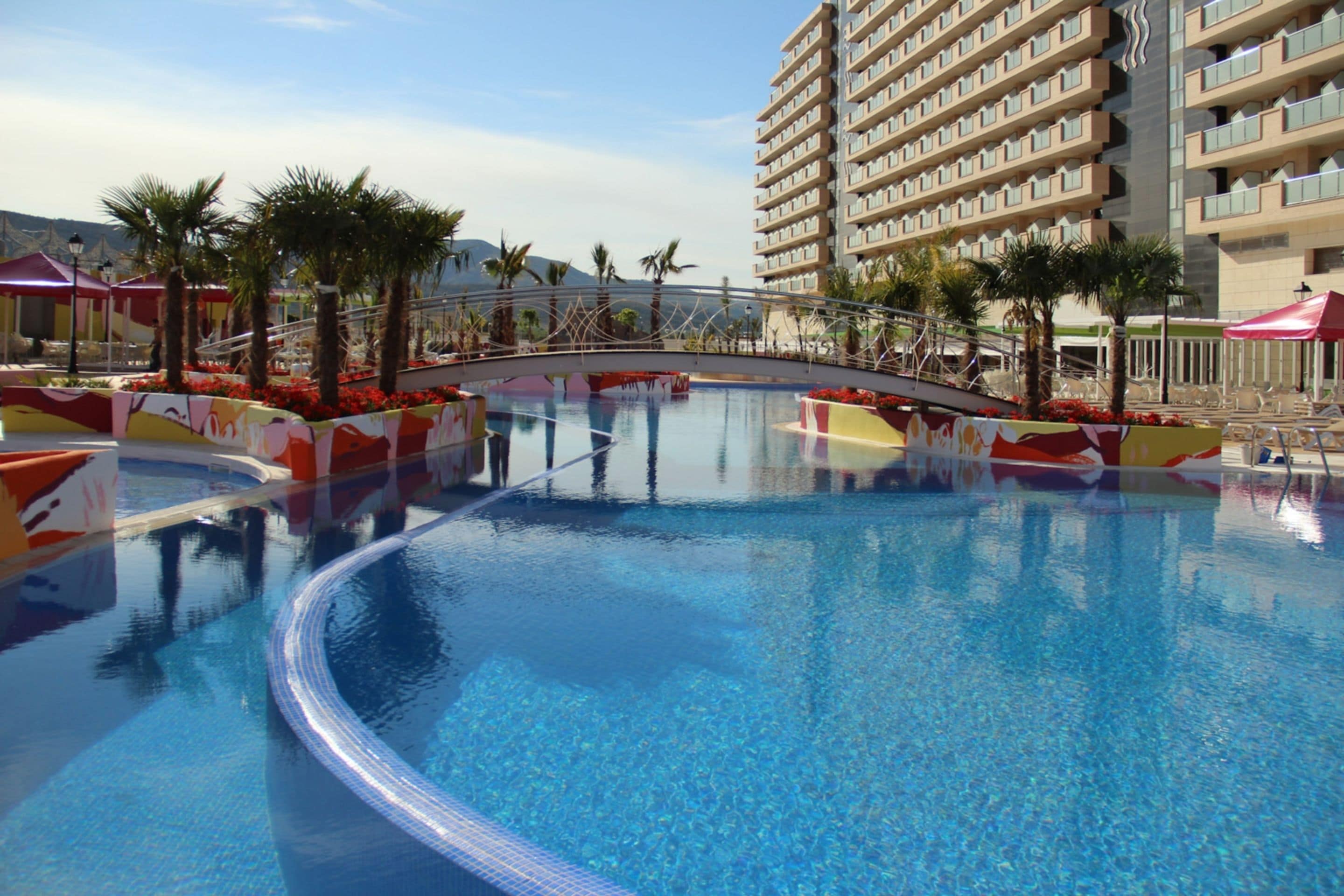 Piscine couverte, piscine extérieure