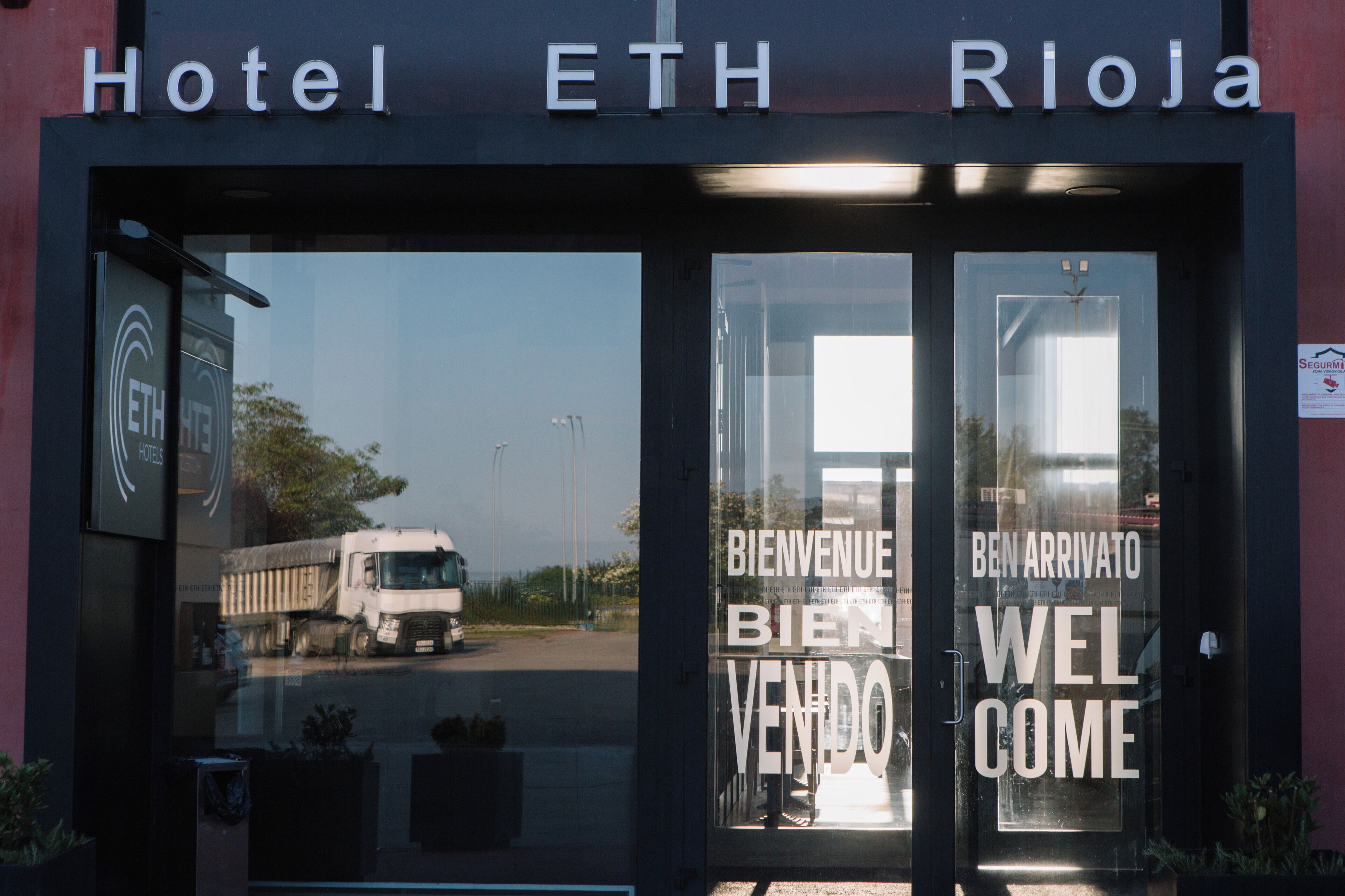 Mặt tiền nơi lưu trú