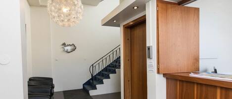 Check-in/check-out kiosk