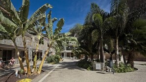 Unclassified image, 4 of 40, button - Terraza Amadores (Mogan)