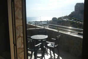 1 bedroom, free cribs/infant beds - Terraza Amadores (Mogan)