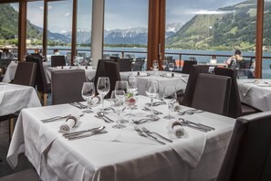Breakfast, lunch, dinner served; international cuisine, beach views  - Seevilla Freiberg (Zell am See)