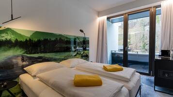 Habitación doble clásica, balcón, junto a la montaña | 1 habitación, ropa de cama hipoalergénica, minibar y wifi gratis