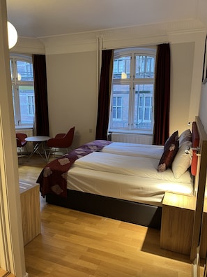 Family Kamer voor 3 personen | Een bureau, een strijkplank/strijkijzer, gratis wifi, beddengoed