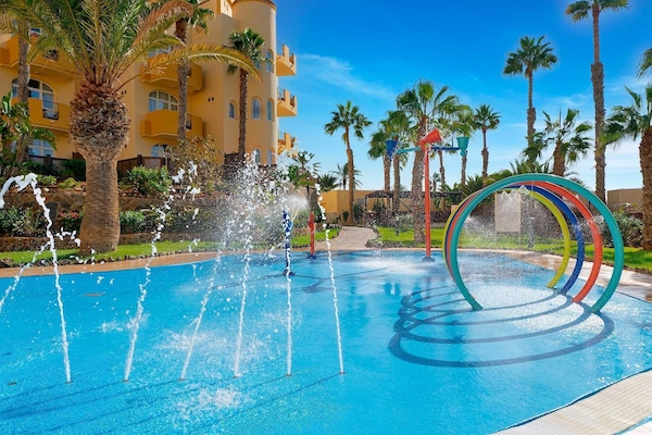 Zona de juegos infantil al aire libre