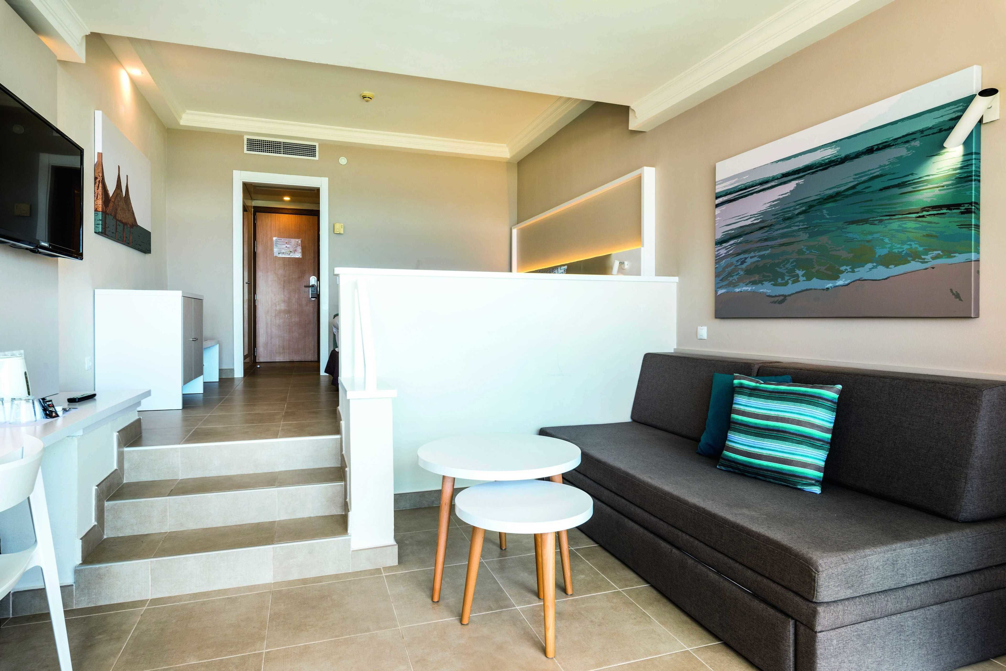 in-room safe, desk, free wifi, bed sheets