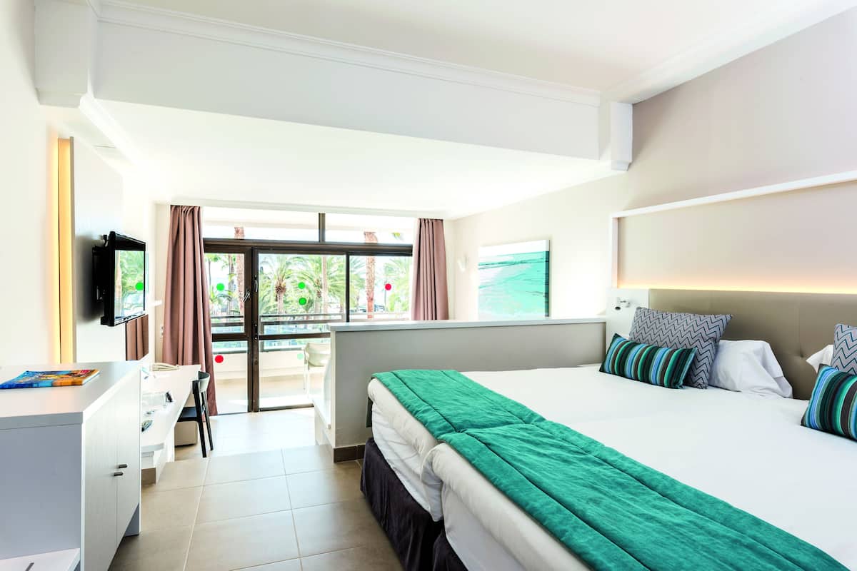 in-room safe, desk, free wifi, bed sheets