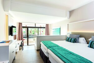 Zimmersafe, Schreibtisch, kostenloses WLAN, Bettwäsche