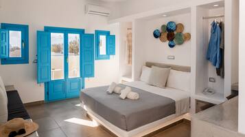 Deluxe with Outdoor Private Hot tub | Cofres nos quartos, quartos à prova de som