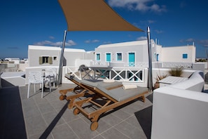 Superior-værelse - udsigt til pool | Terrasse/gårdhave