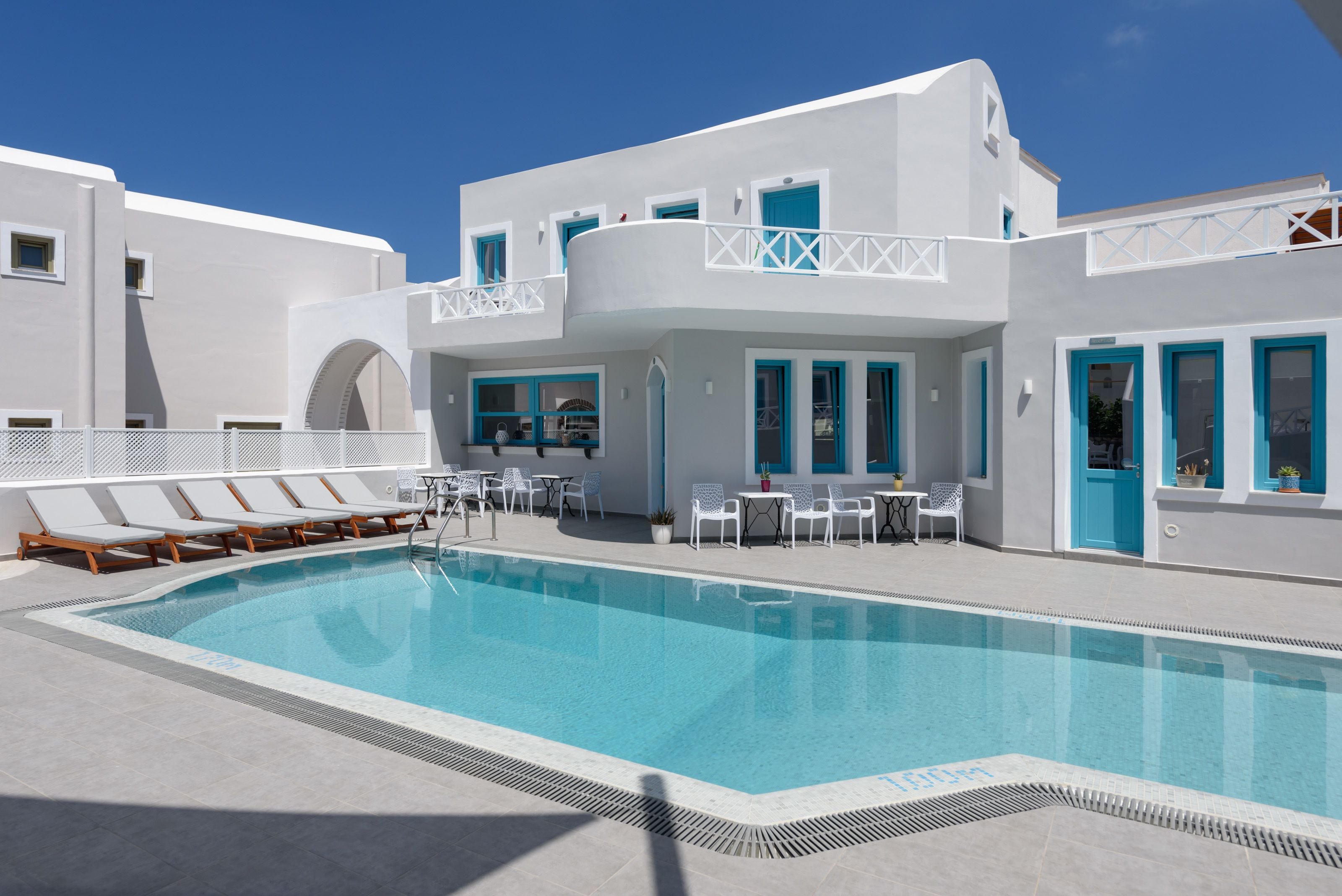 Seasonal outdoor pool, sun loungers