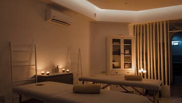 Couples treatment rooms, body treatments, aromatherapy