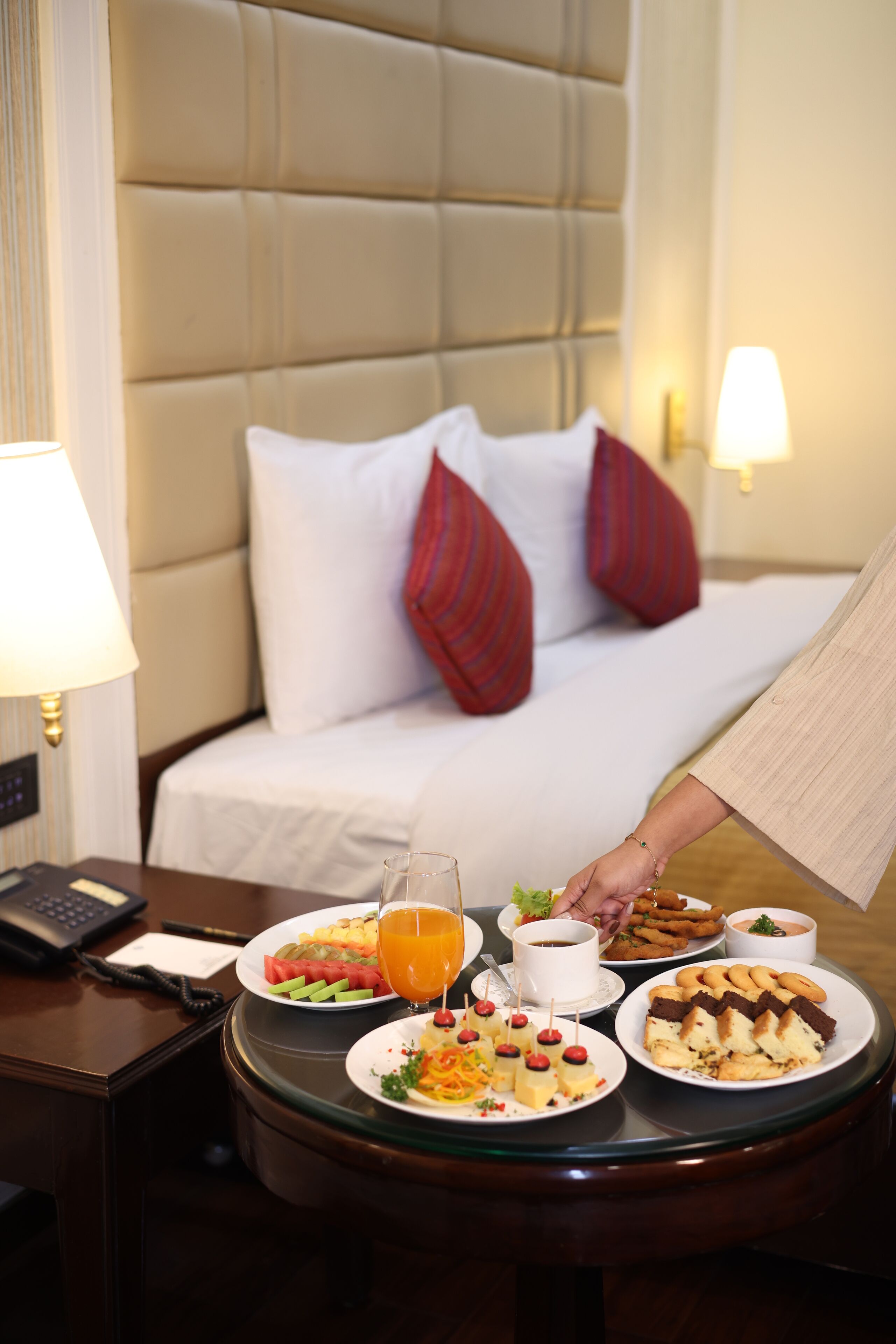 Executive Room | 2 bedrooms, in-room safe, desk, laptop workspace