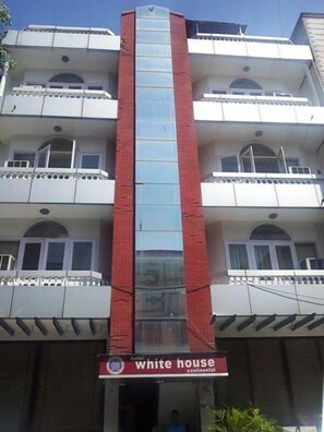 Exterior - White House (New Delhi)