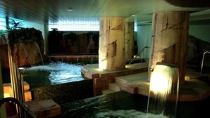 Indoor pool, outdoor pool - Gran Hotel Liber & Spa (Noja)
