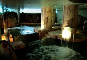 Indoor pool, outdoor pool - Gran Hotel Liber & Spa (Noja)