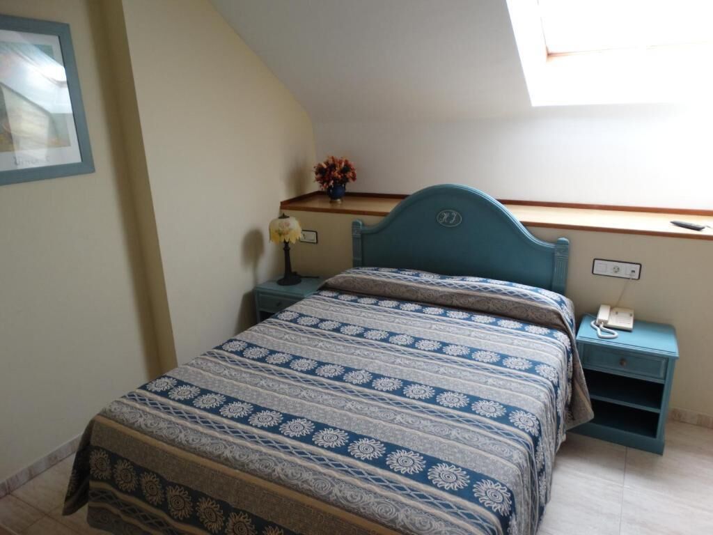 Cofres nos quartos, acesso grátis à internet com fio, roupa de cama