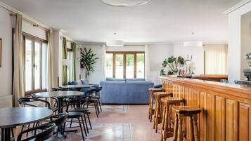 Bar (in der Unterkunft)