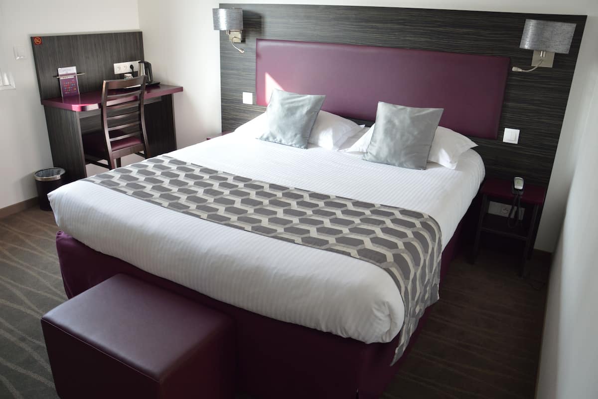 Zimmer, 2 Schlafzimmer, Verbindungszimmer (Privilège) | Zimmersafe, Schreibtisch, Verdunkelungsvorhänge, schallisolierte Zimmer