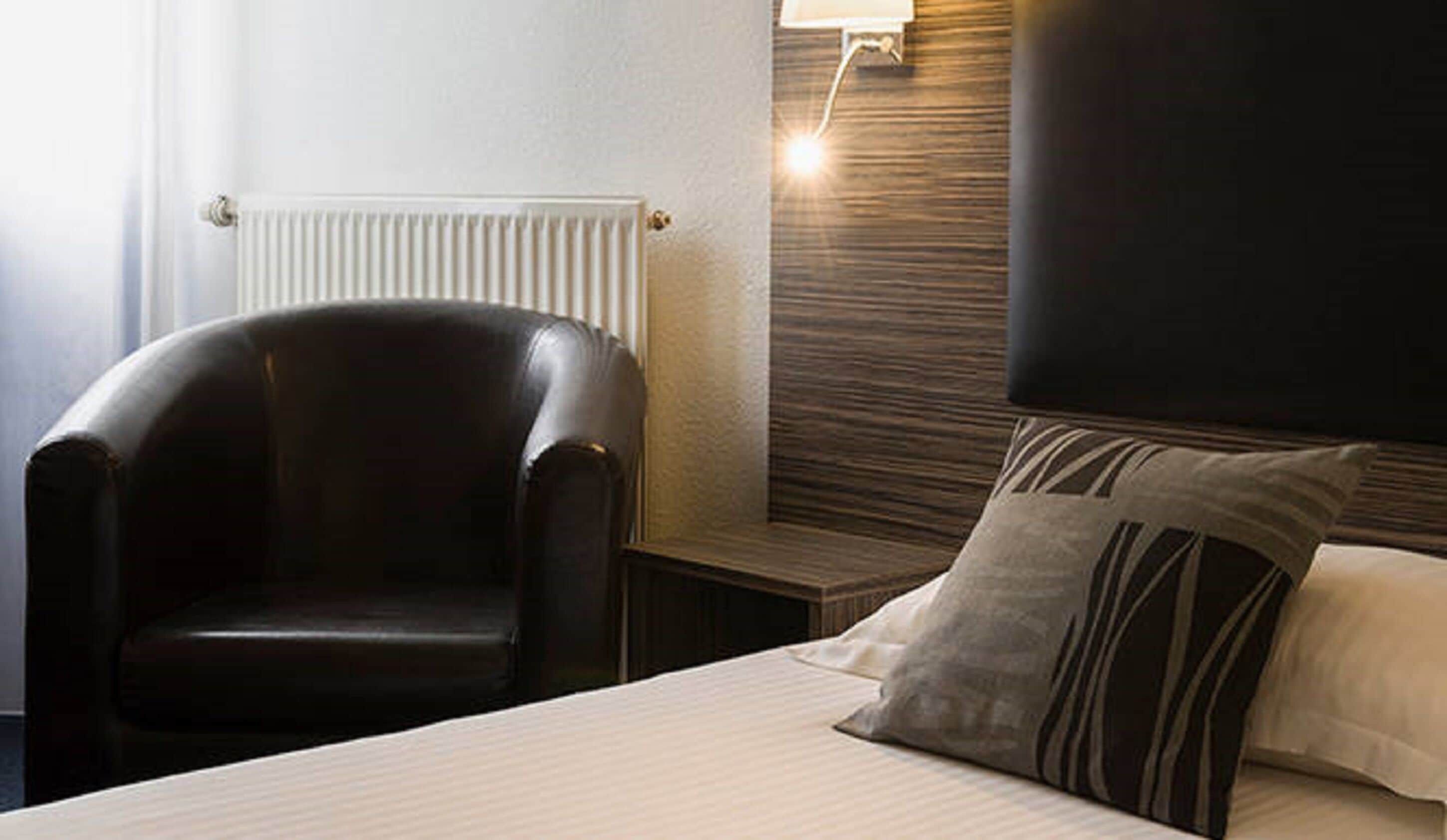 priviledge twin room | in-room safe, desk, blackout curtains, soundproofing