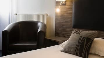 Coffres-forts dans les chambres, bureau, rideaux occultants