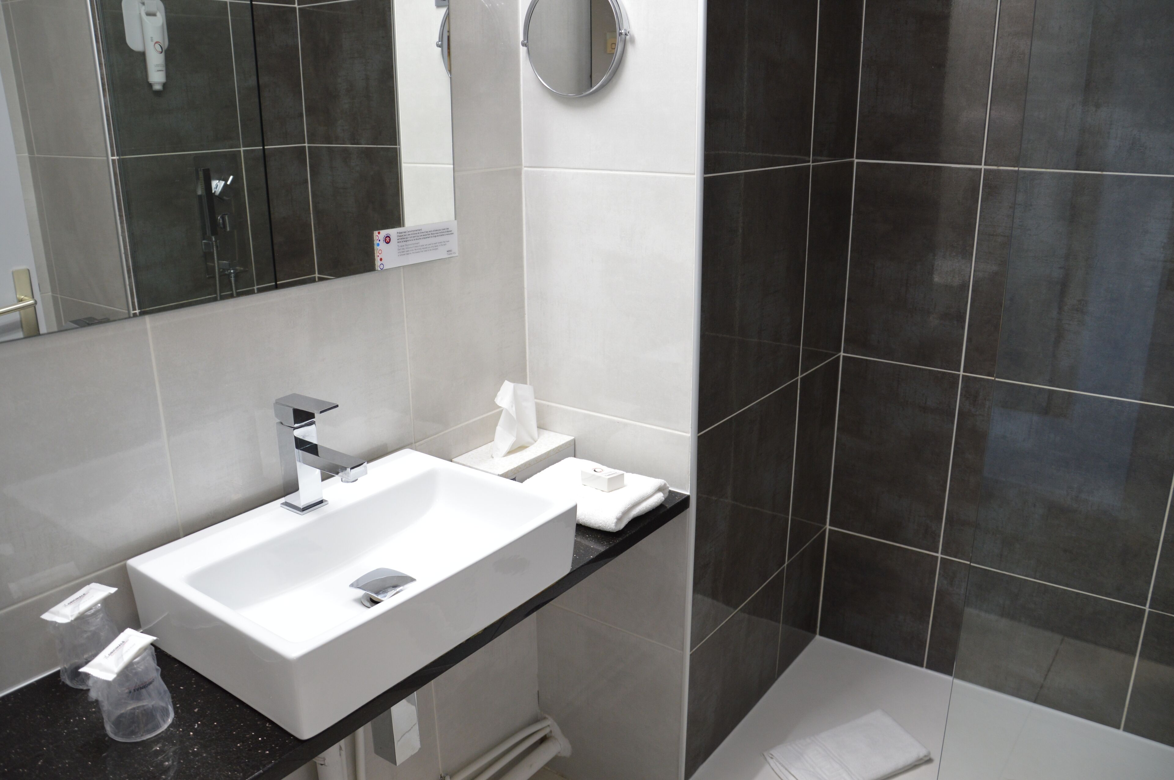 comfort double room, 1 double bed | bathroom | free toiletries, hair dryer, towels