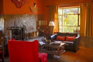 Premium bedding, down duvets, pillow-top beds, in-room safe - Sol y Luna Relais & Chateaux (Urubamba)