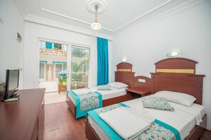 In-room safe, desk, WiFi (surcharge), bed sheets - Side Sunberk Hotel (Manavgat)