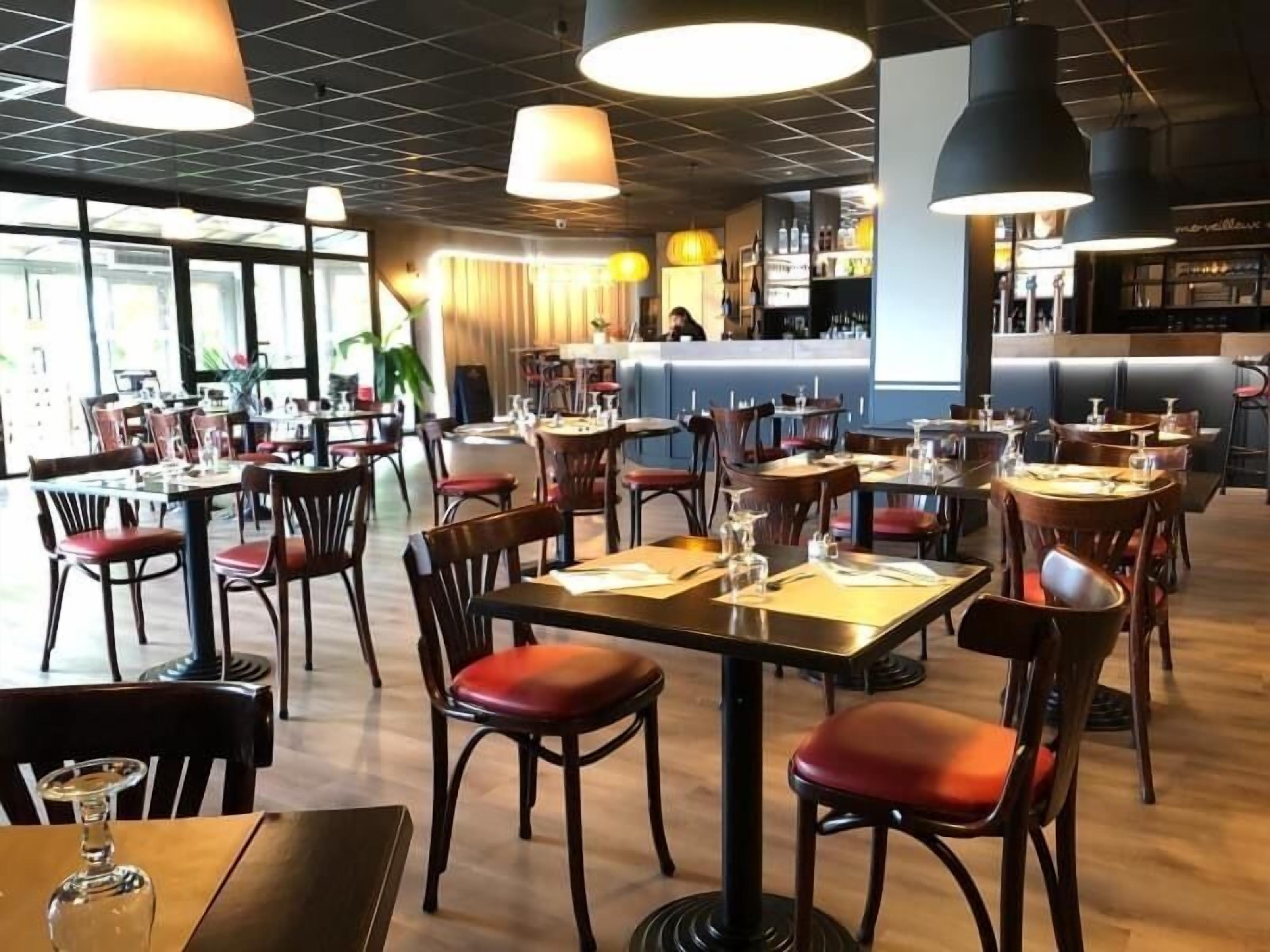 lunch and dinner served, french cuisine