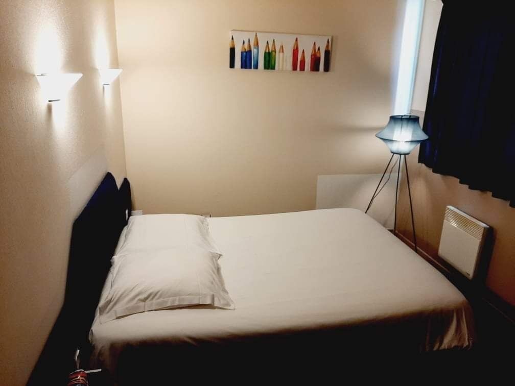 double room | individually decorated, individually furnished, desk, soundproofing