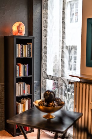 Biblioteca. Citotel Furania