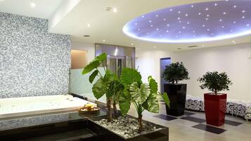 Pemandian Turki/hammam, perawatan tubuh, body wrap, dan body scrub