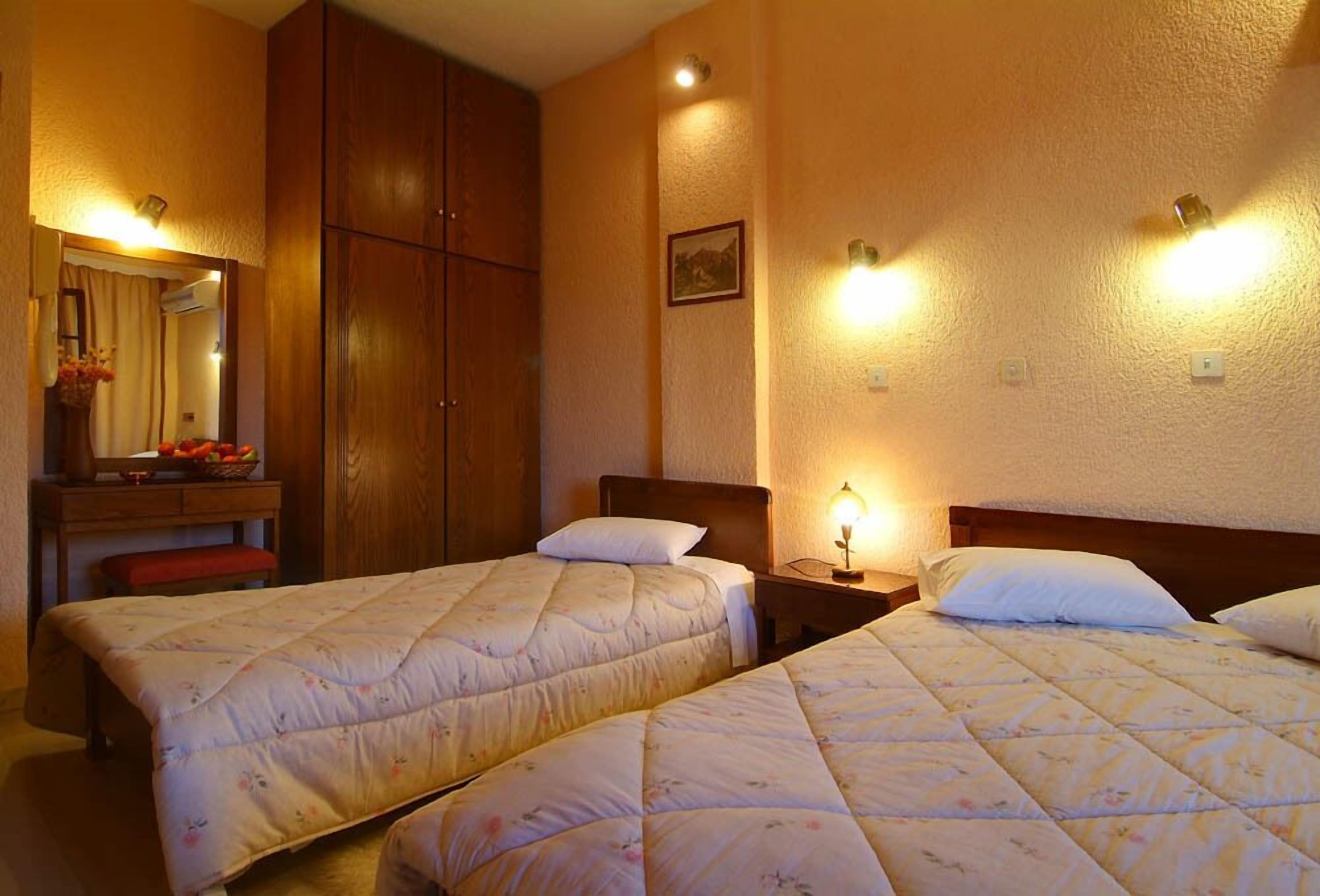 triple room | in-room safe, soundproofing, free cots/infant beds, free wifi