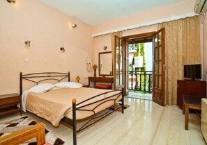 In-room safe, soundproofing, free cribs/infant beds, free WiFi