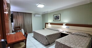 迷你吧、客房内保险箱、办公桌、隔音