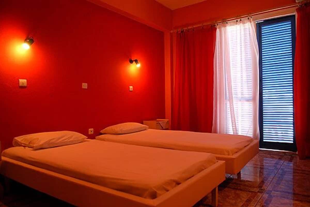 In-room safe, free cribs/infant beds, free WiFi