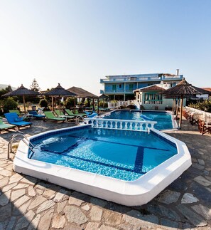 Outdoor pool - Kokkari Beach (Samos)