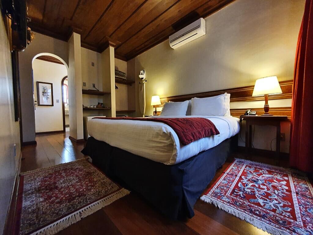 deluxe double or twin room | premium bedding, minibar, in-room safe, desk