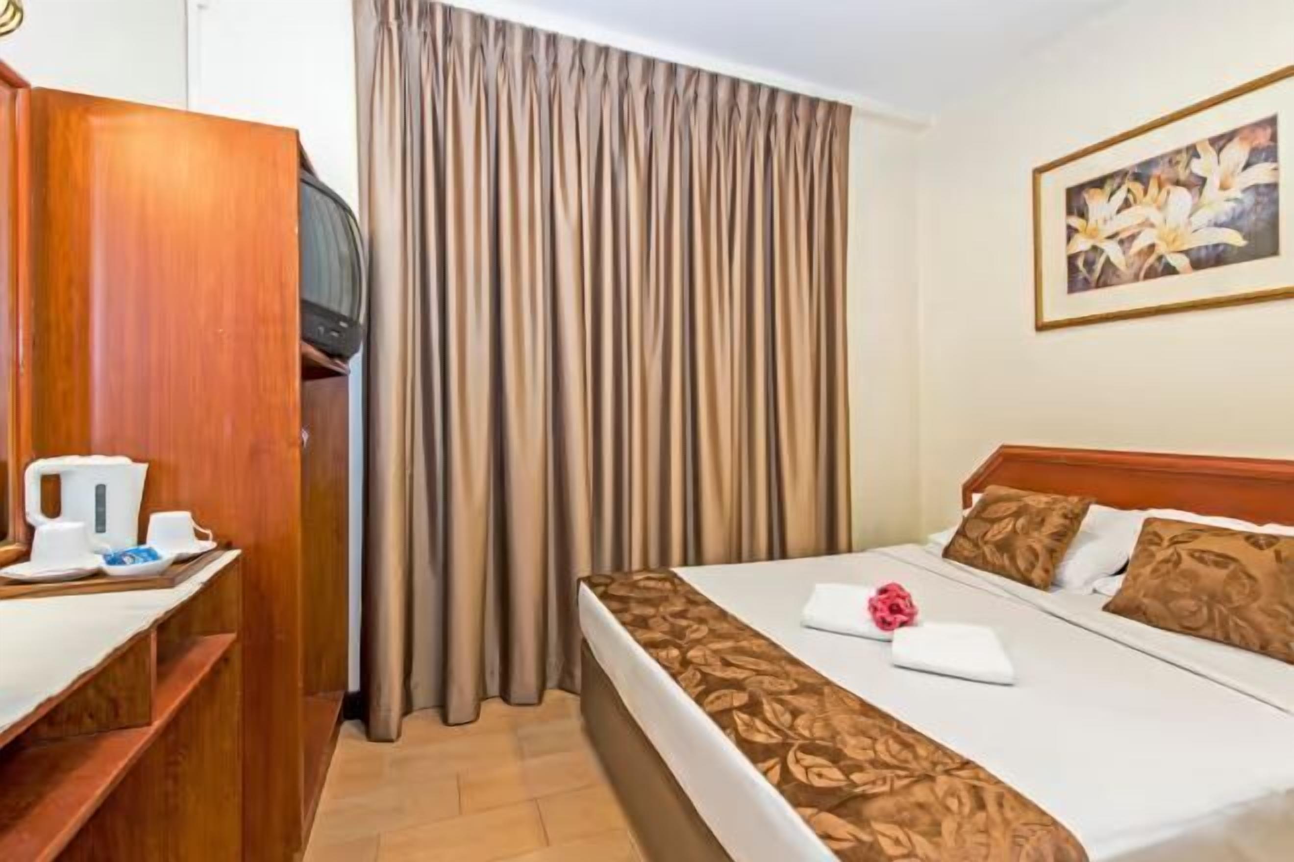 Free WiFi, bed sheets